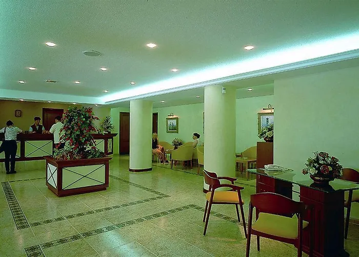 瑞陶特酒店 3* 埃尔阿雷纳尔