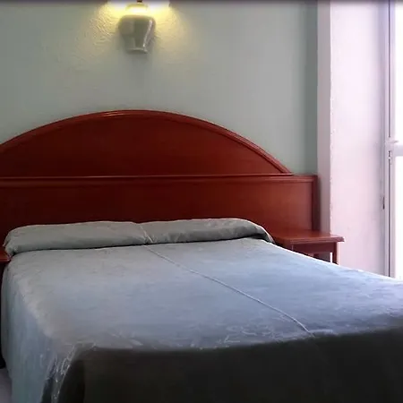 Riutort 3* אל ארנל